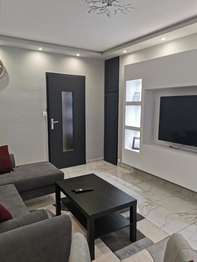 Appartement Meubles A Villeurbanne Lyon Luaran gambar