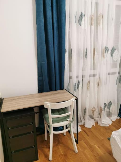 Appartement Meubles A Villeurbanne Lyon Luaran gambar
