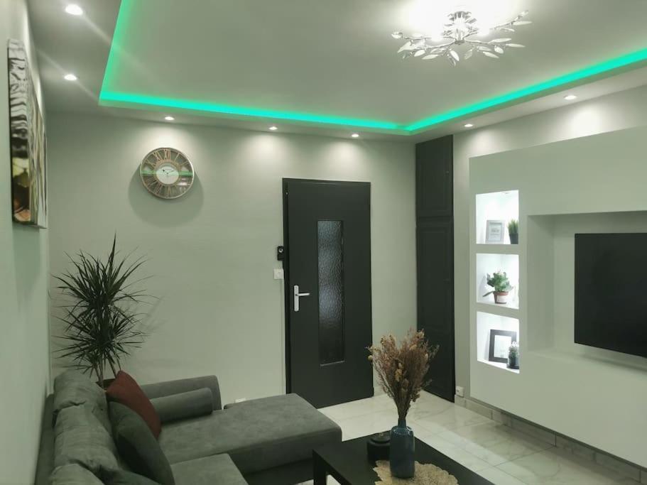 Appartement Meubles A Villeurbanne Lyon Luaran gambar